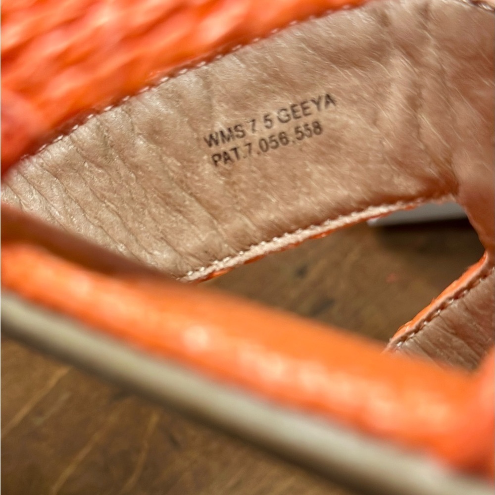 DV by Dolce Vita Women's Bright Orange Geeya Sandals - Picture 3 of 6